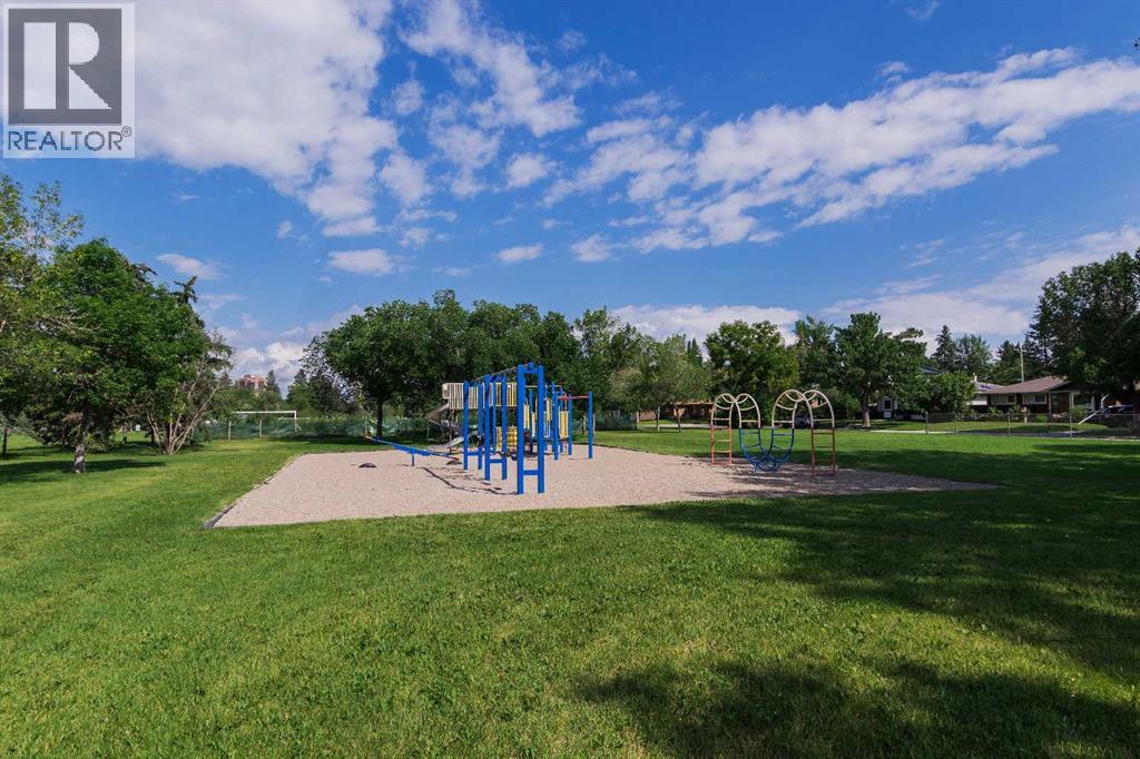 Single Family House Bungalow for Sale in  Hillgrove Crescent SW Haysboro Calgary 