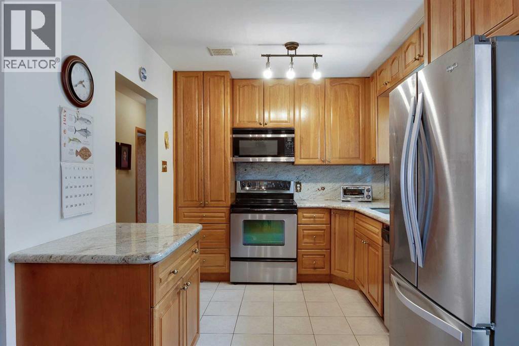 Single Family House Bungalow for Sale in  Hillgrove Crescent SW Haysboro Calgary 