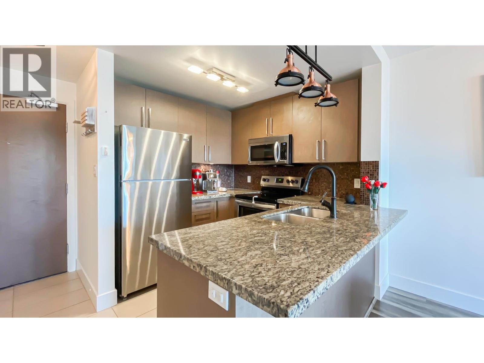 Photo 10 of 1803 888 Carnarvon Street, New Westminster BC