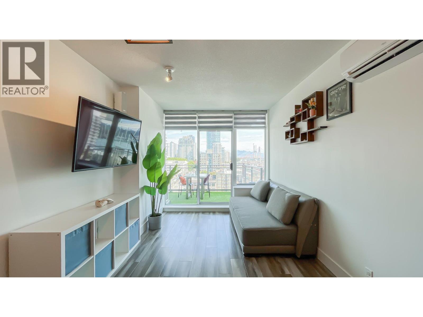 Photo 8 of 1803 888 Carnarvon Street, New Westminster BC