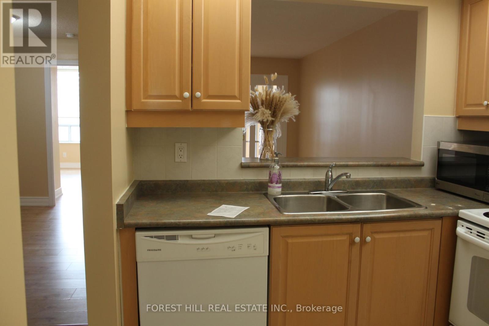Photo 11 of 1003 5418 Yonge Street, Toronto ON