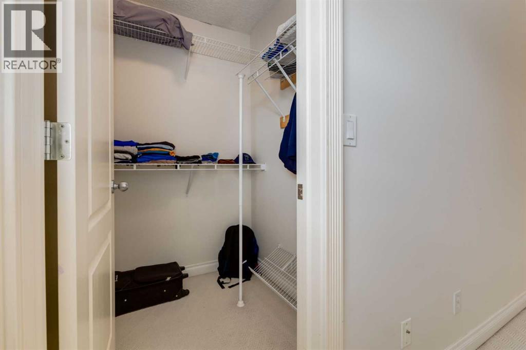 Single Family House for Sale in  Parkdale Boulevard NW West Hillhurst Calgary 