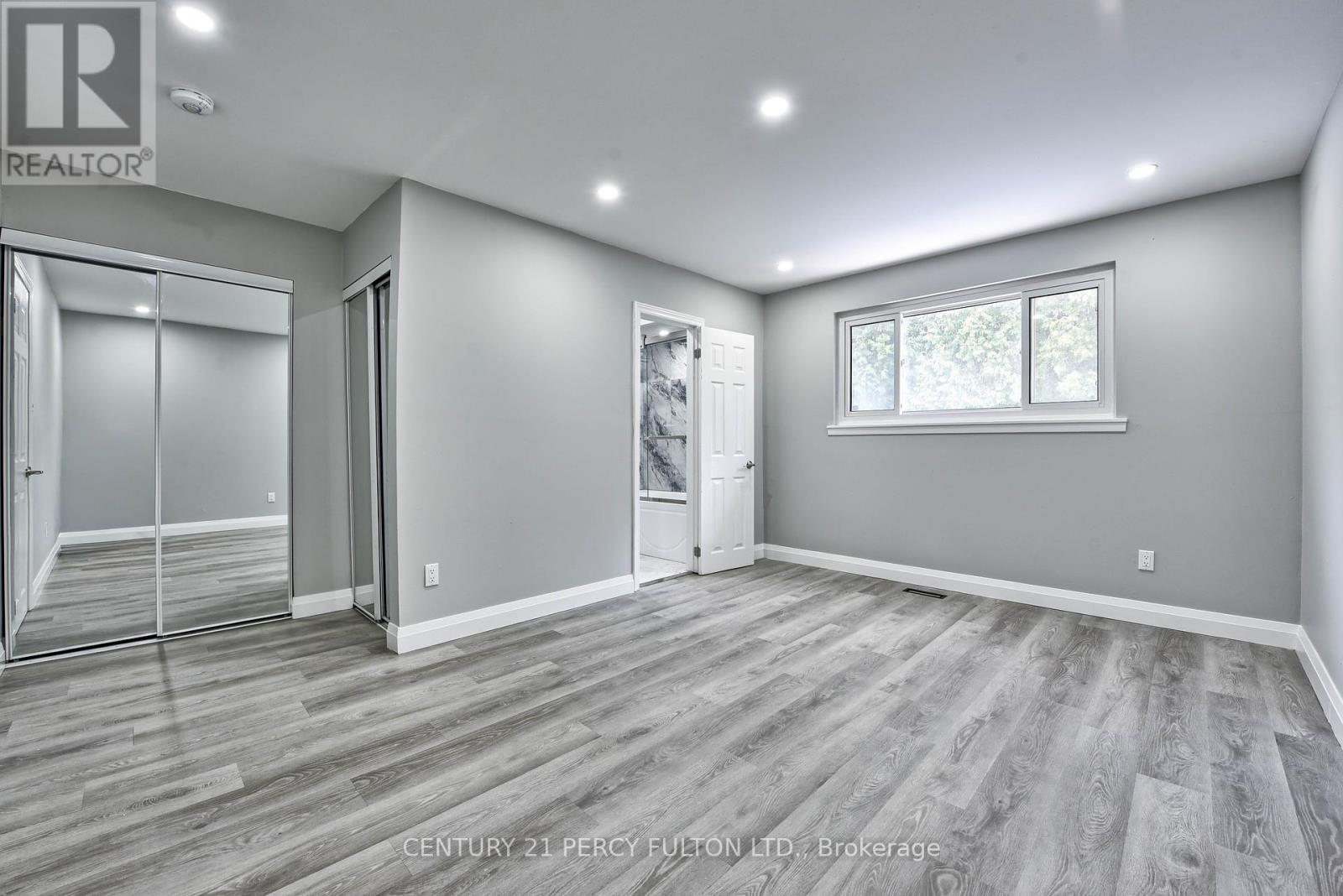 Photo 49 of 32 Drum Oak Crescent, Brampton ON