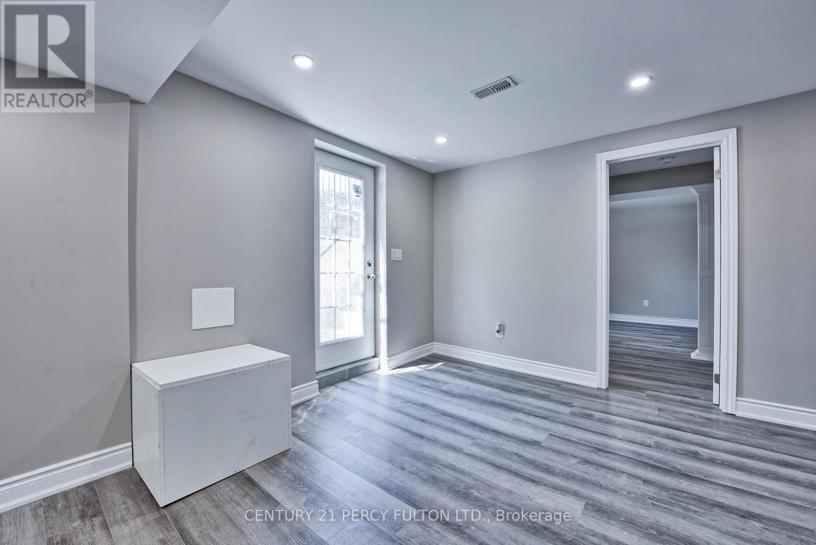 Photo 36 of 32 Drum Oak Crescent, Brampton ON