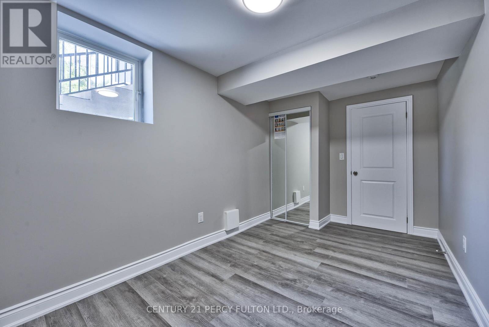 Photo 38 of 32 Drum Oak Crescent, Brampton ON
