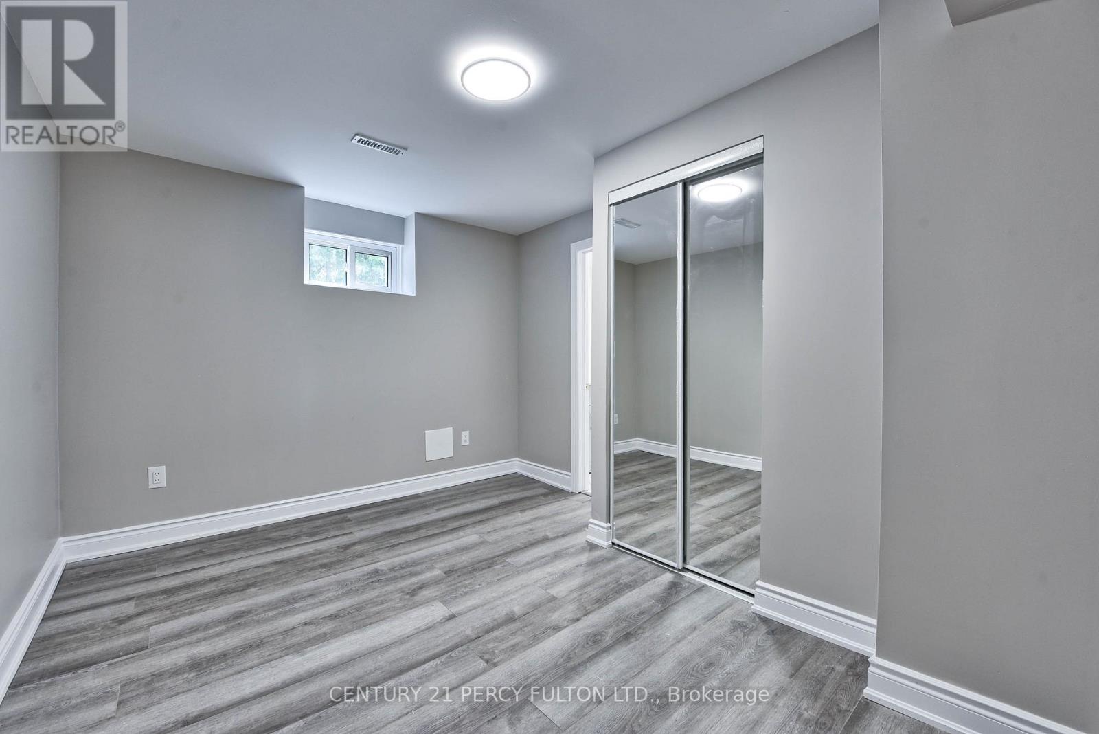 Photo 39 of 32 Drum Oak Crescent, Brampton ON