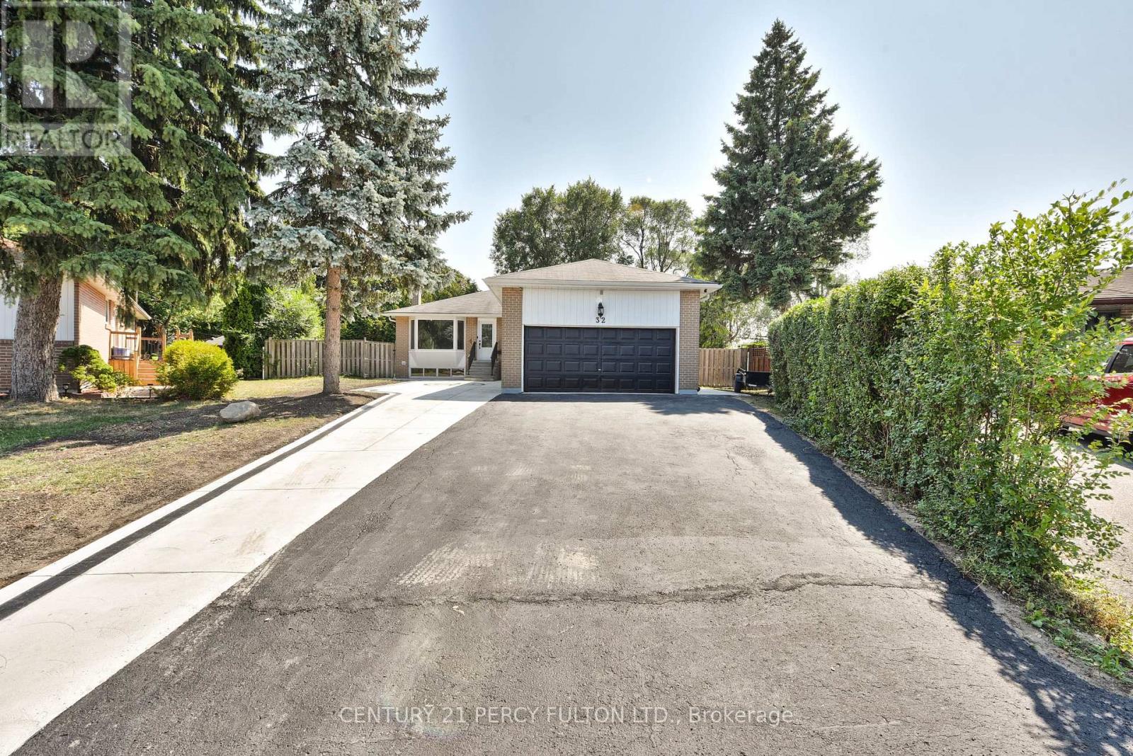 Photo 34 of 32 Drum Oak Crescent, Brampton ON