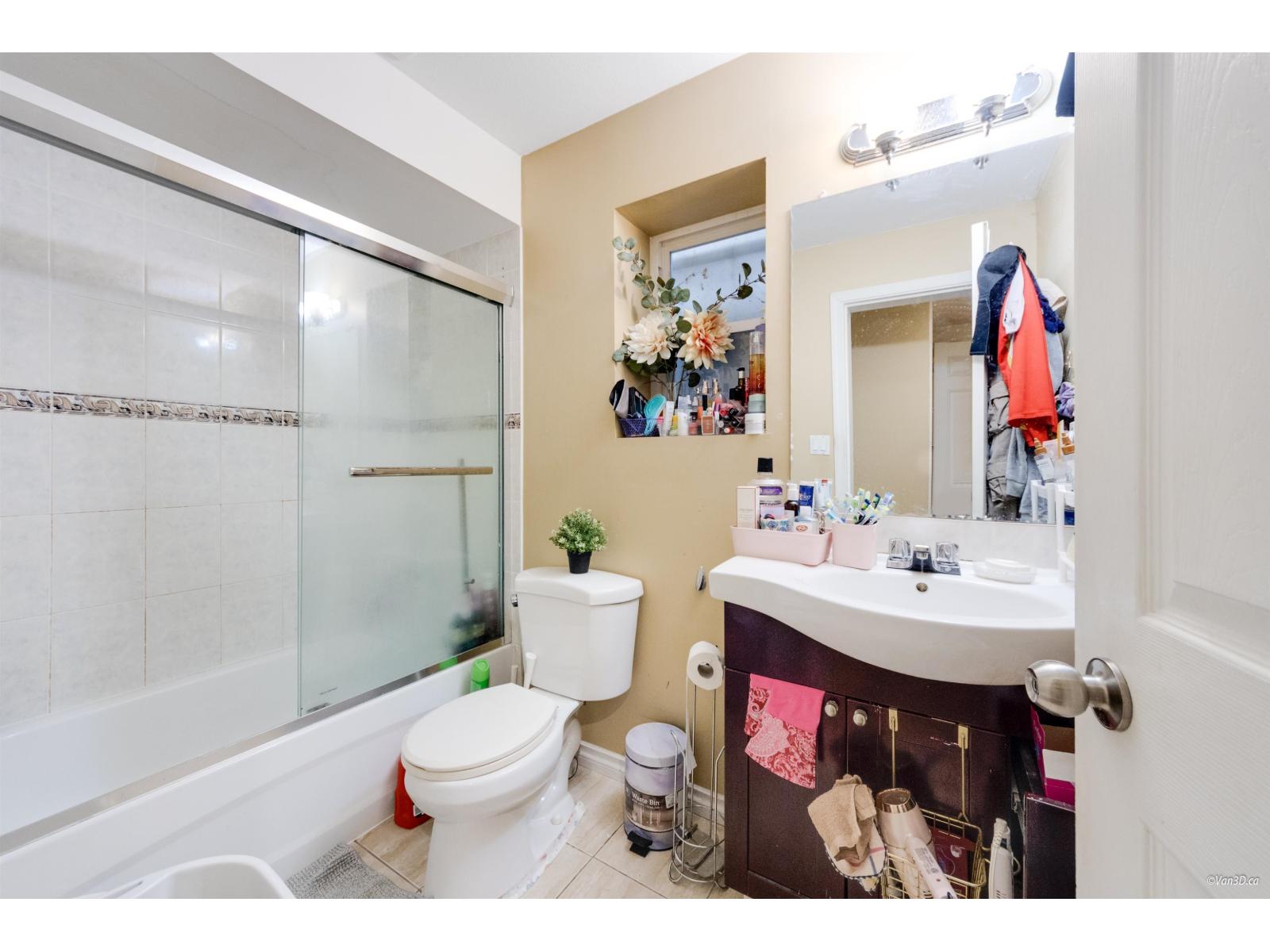 Photo 10 of 19650 73 A Avenue, Langley BC