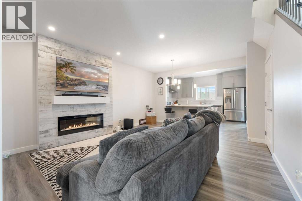 Photo 5 of 28 Sage Hill Crescent Nw, Calgary AB