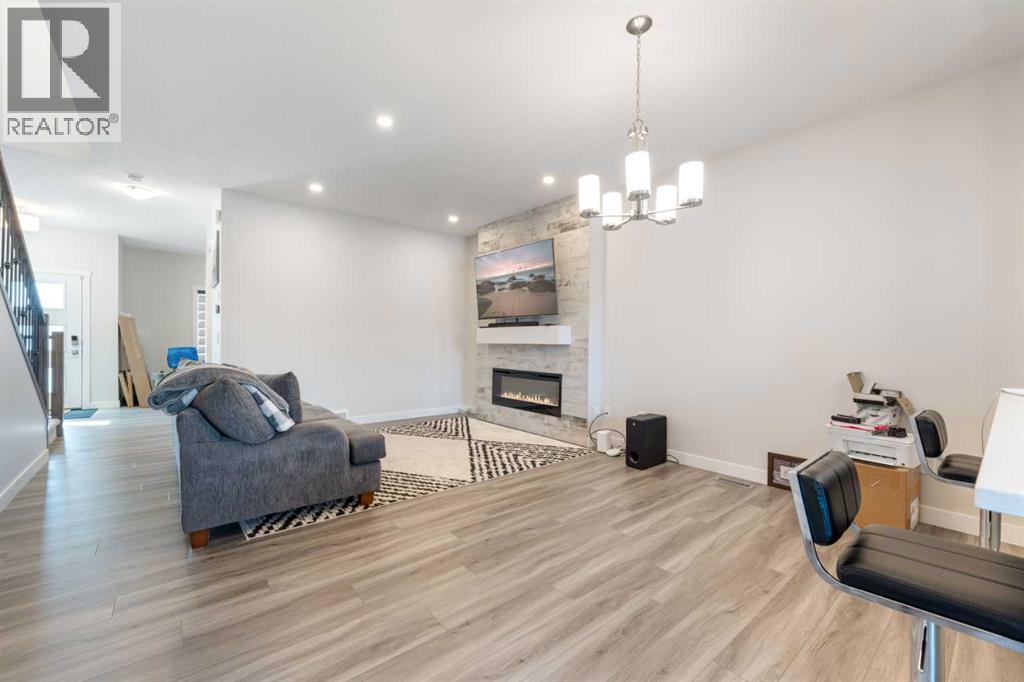 Photo 6 of 28 Sage Hill Crescent Nw, Calgary AB