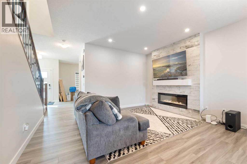 Photo 7 of 28 Sage Hill Crescent Nw, Calgary AB