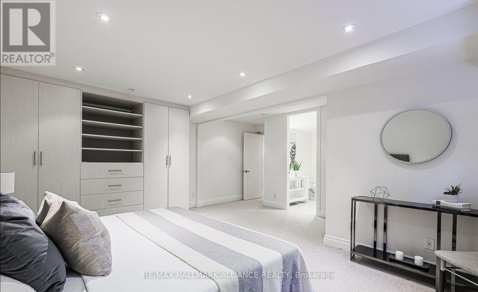 Photo 26 of 93 A Balmoral Avenue, Toronto ON