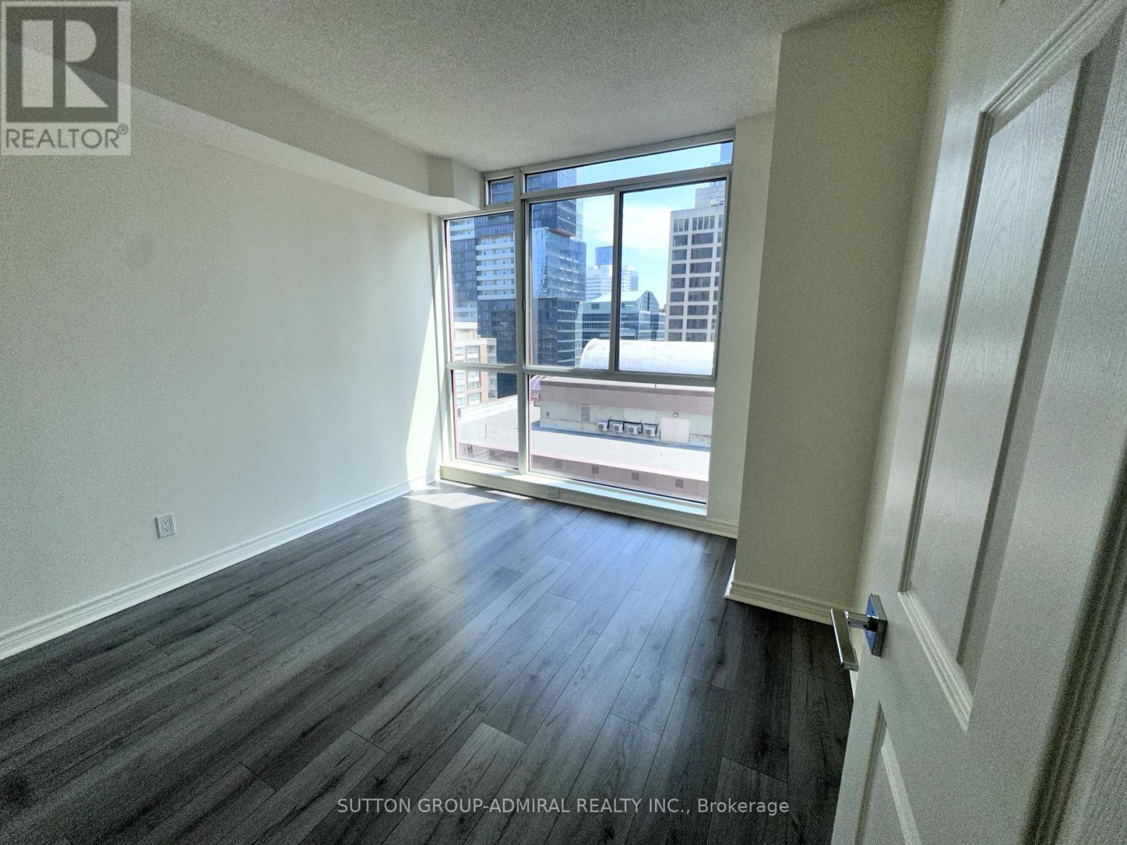 Photo 10 of 2103 736 Bay Street, Toronto ON