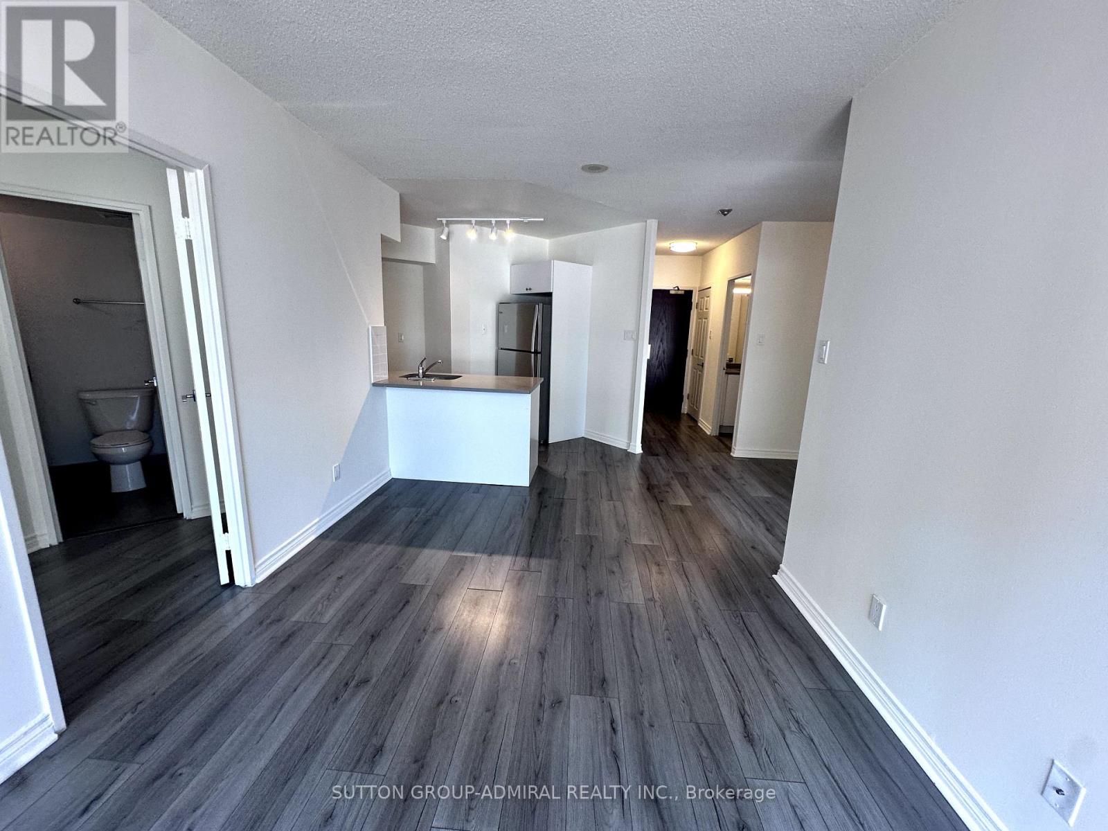 Photo 14 of 2103 736 Bay Street, Toronto ON