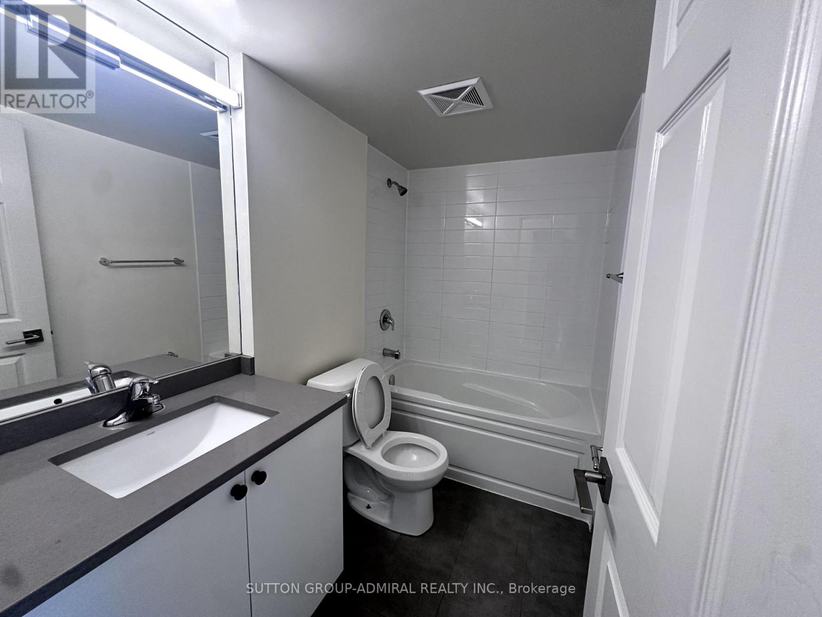 Photo 3 of 2103 736 Bay Street, Toronto ON