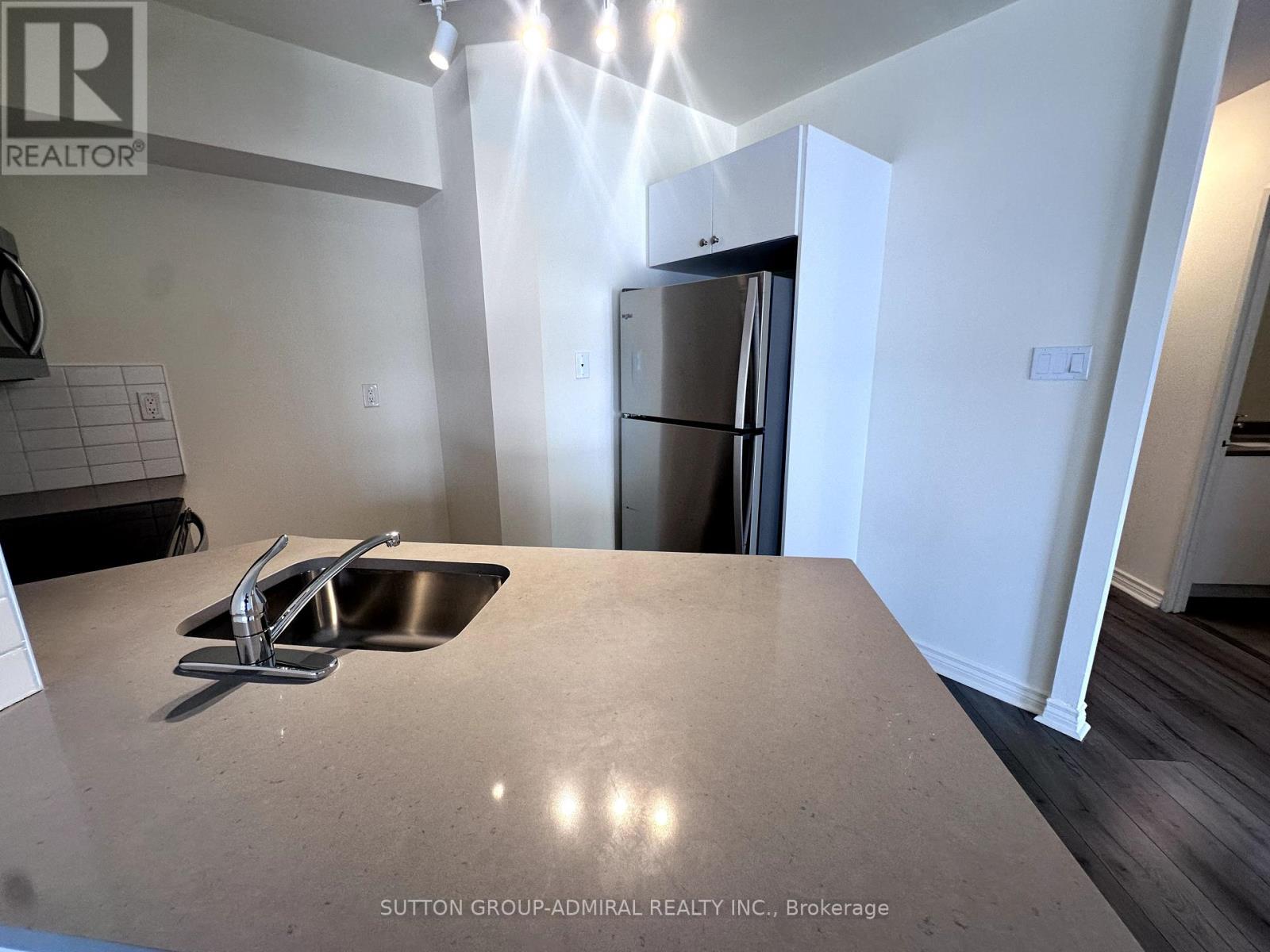 Photo 7 of 2103 736 Bay Street, Toronto ON