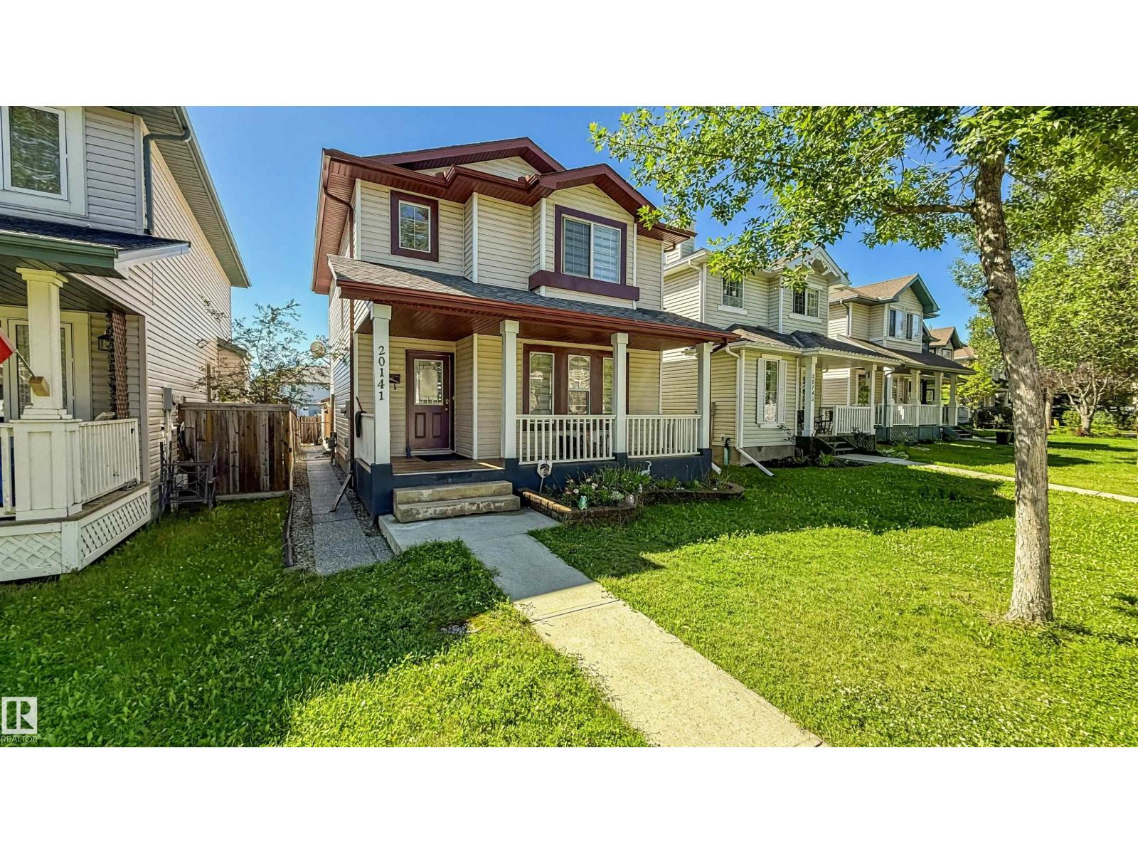 Photo 4 of 20141 53 Av Nw, Edmonton AB