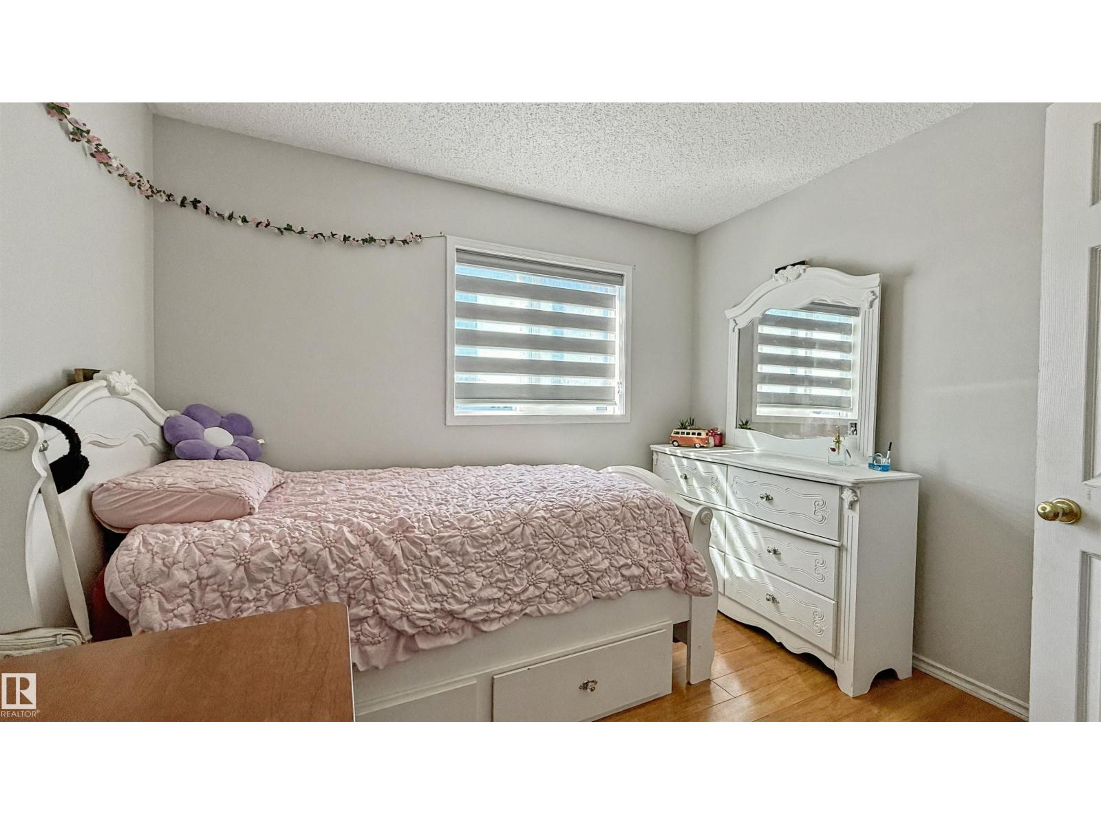 Photo 36 of 20141 53 Av Nw, Edmonton AB