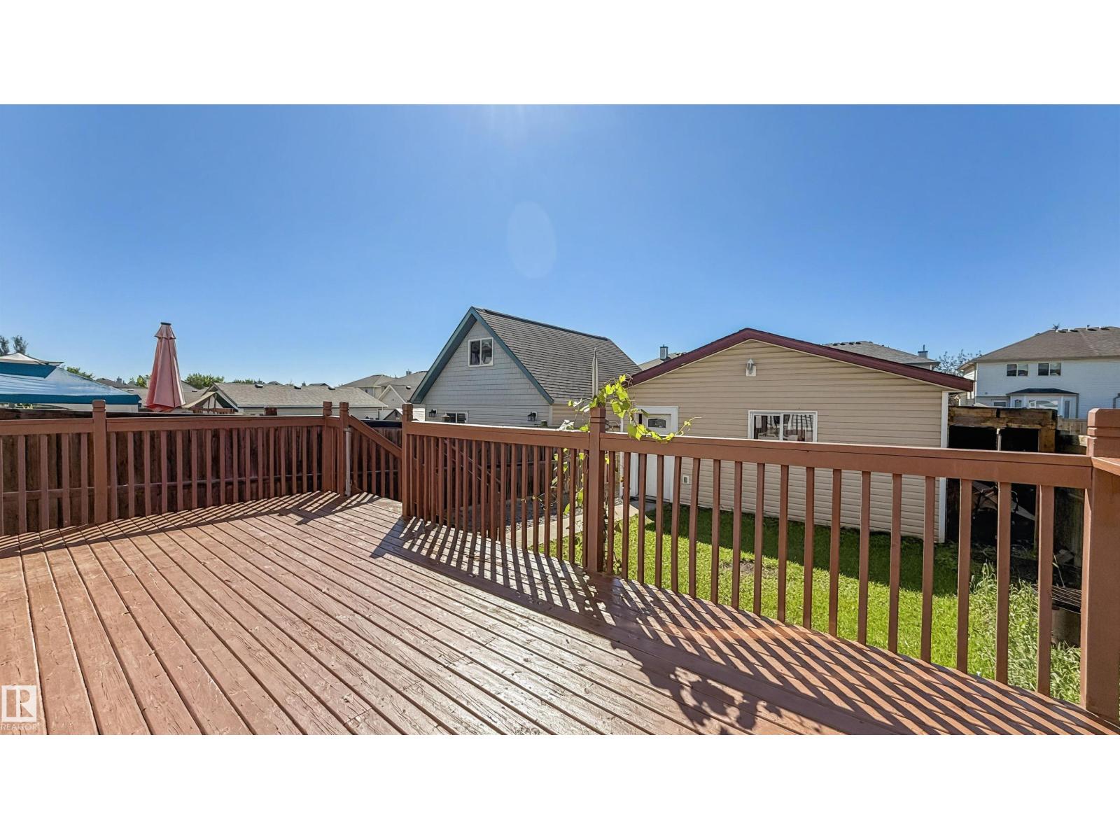 Photo 19 of 20141 53 Av Nw, Edmonton AB