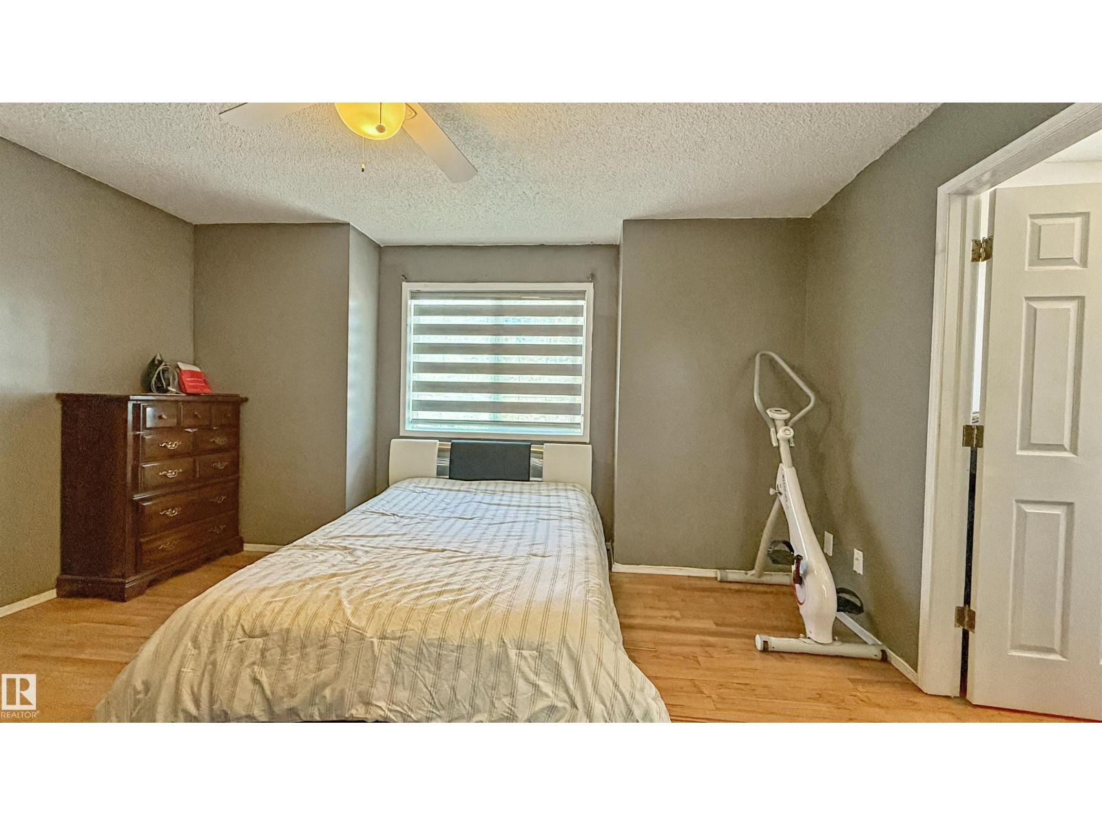 Photo 44 of 20141 53 Av Nw, Edmonton AB