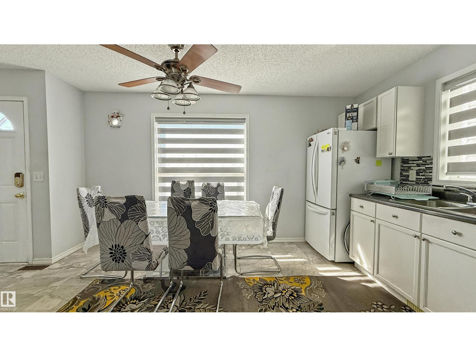 Photo 43 of 20141 53 Av Nw, Edmonton AB