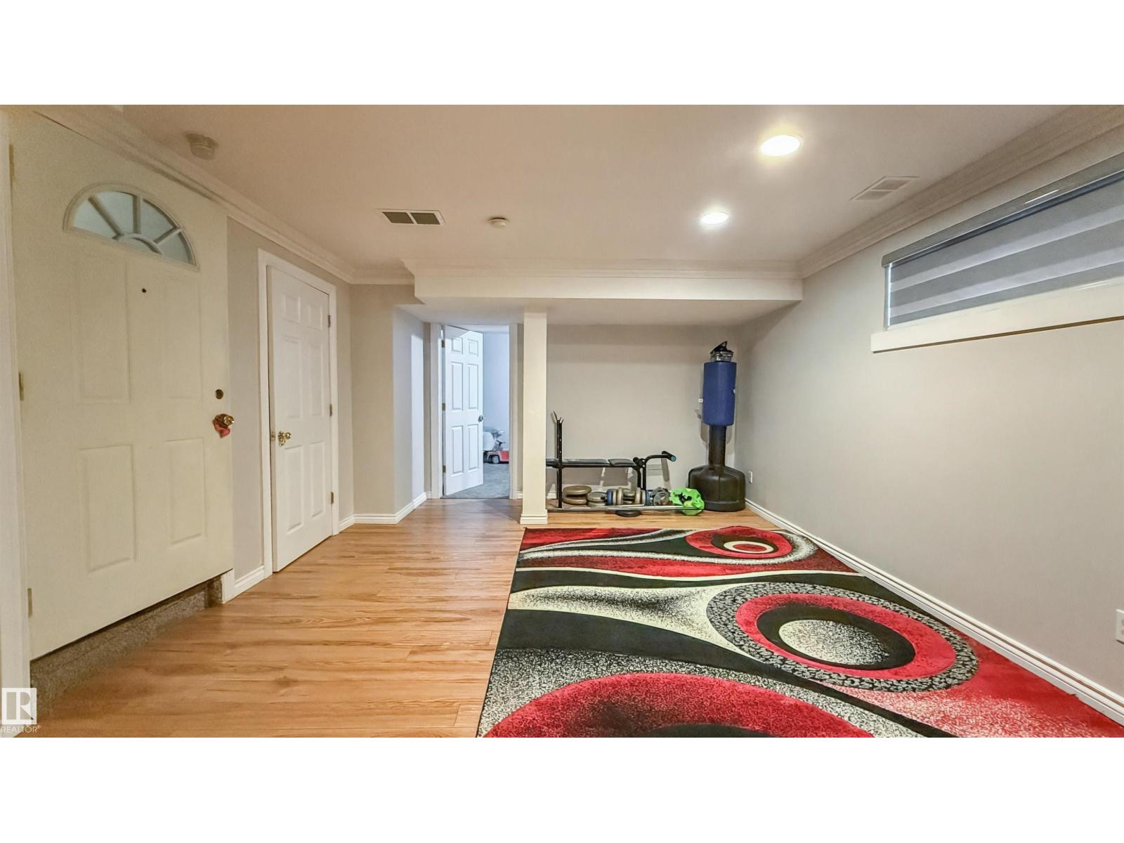 Photo 34 of 20141 53 Av Nw, Edmonton AB