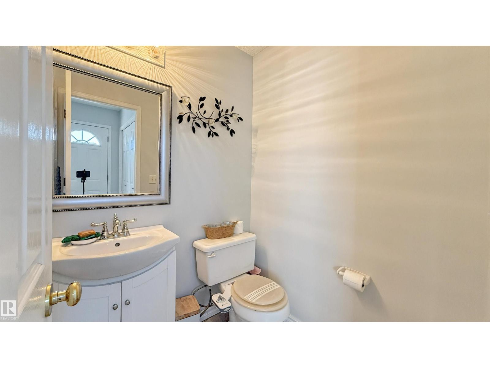 Photo 42 of 20141 53 Av Nw, Edmonton AB