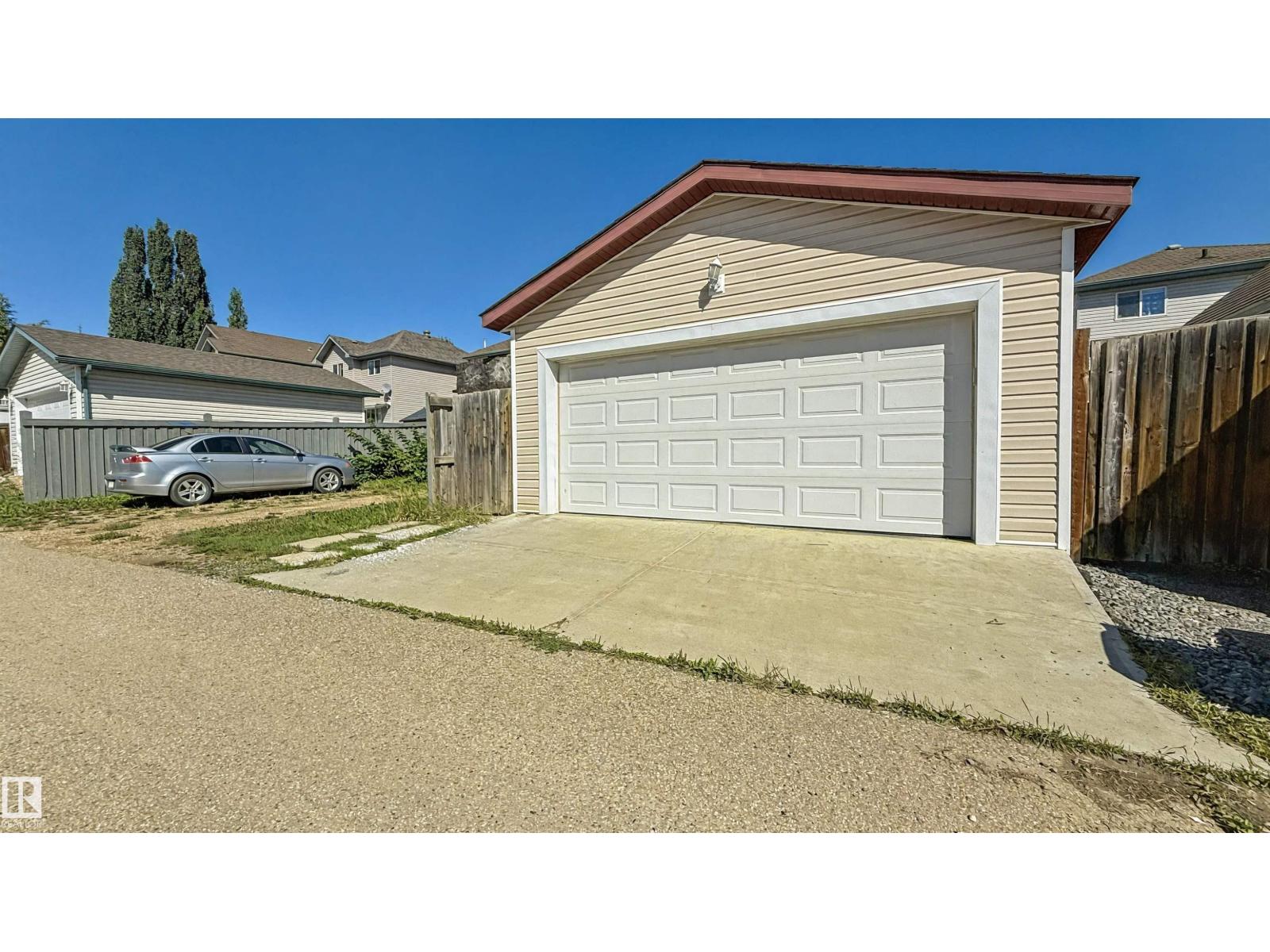 Photo 31 of 20141 53 Av Nw, Edmonton AB