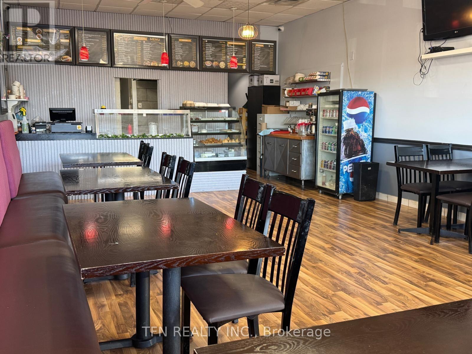 Photo 5 of 3 433 Simcoe Street, Oshawa ON