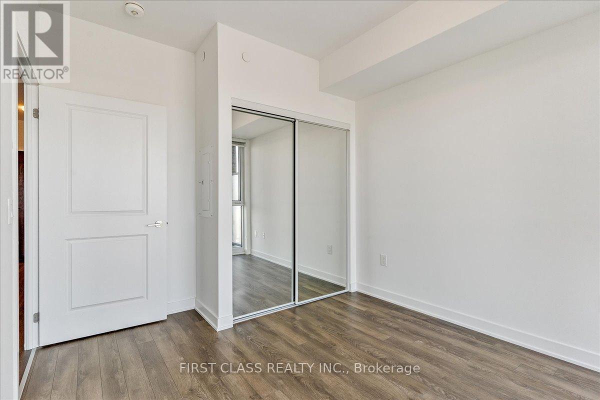 Photo 18 of 403 100 Eagle Rock Way, Vaughan ON