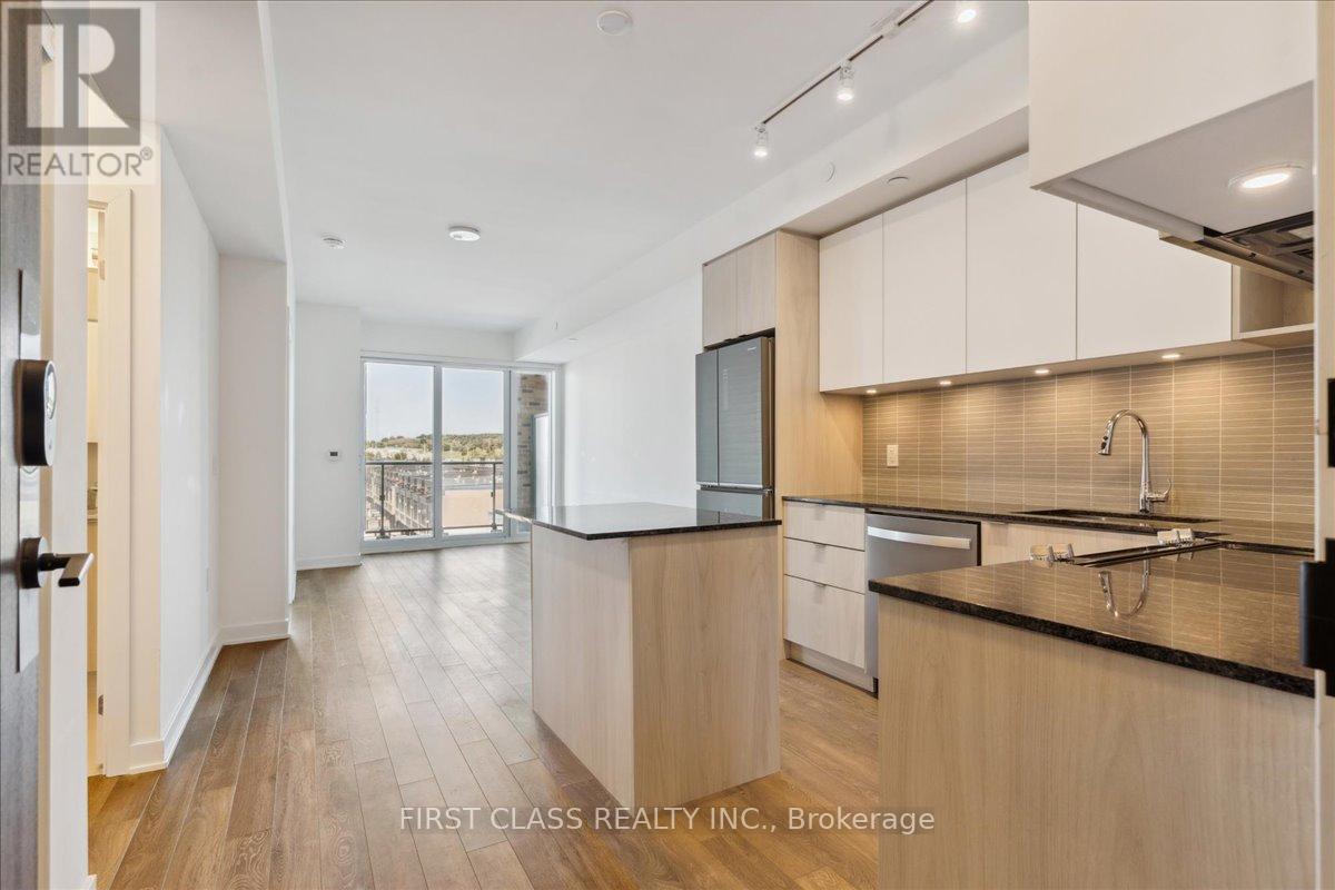 Photo 3 of 403 100 Eagle Rock Way, Vaughan ON