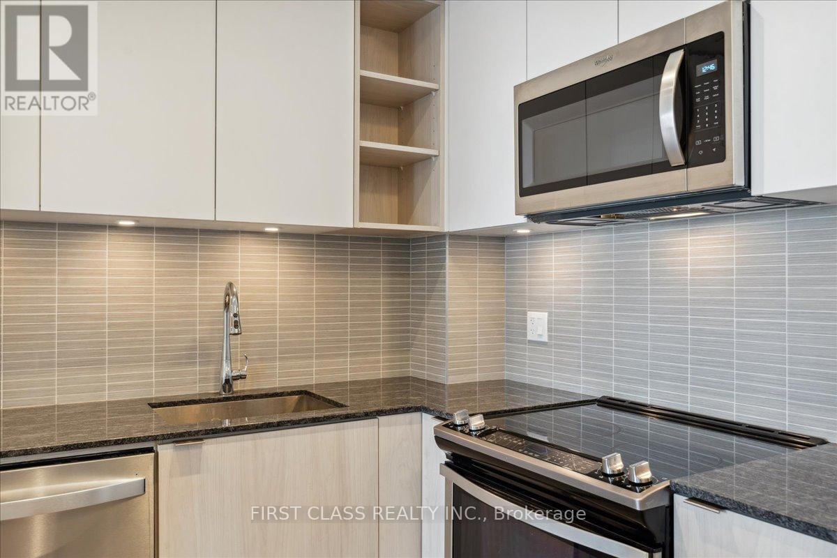 Photo 6 of 403 100 Eagle Rock Way, Vaughan ON