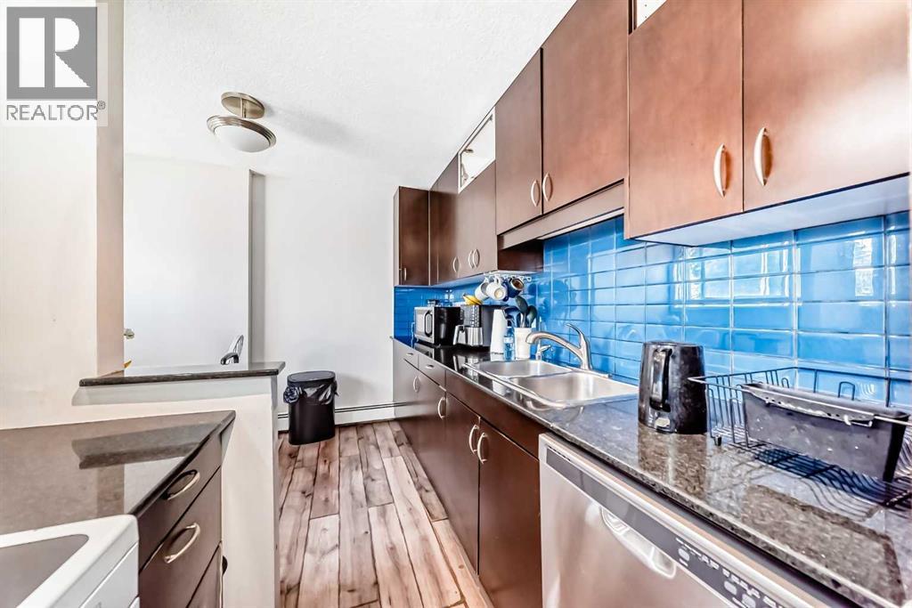 Single Family House for Sale in    Avenue SW Sunalta Calgary 