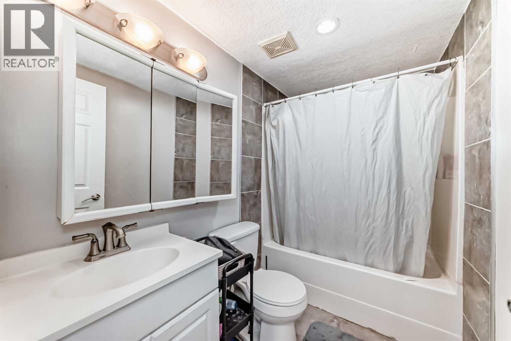 Single Family House for Sale in    Avenue SW Sunalta Calgary 