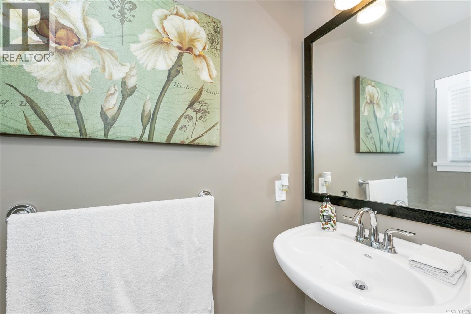 Photo 5 of 3016 Dornier Rd, Langford BC