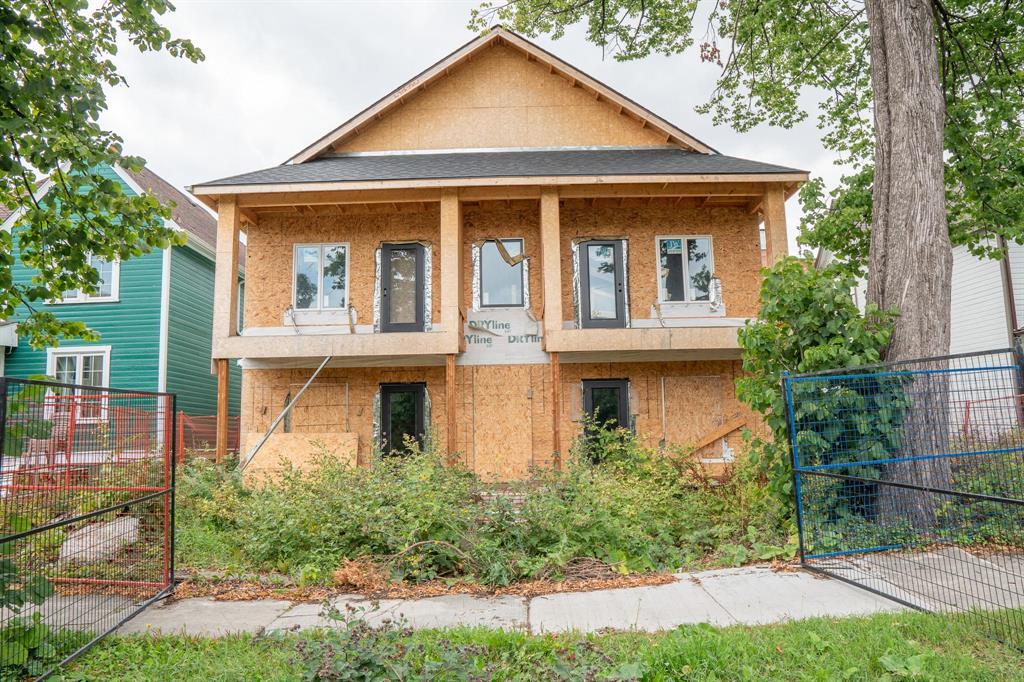 Photo 2 of 194 Spence Street, Winnipeg MB