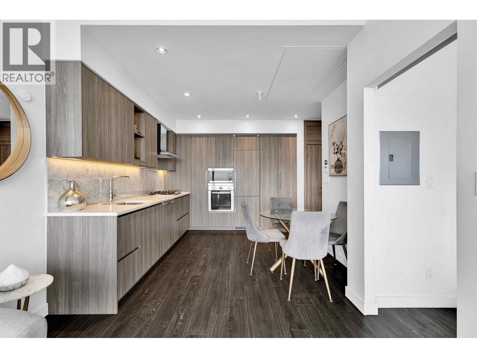 Photo 3 of 4905 4730 Lougheed Highway, Burnaby BC