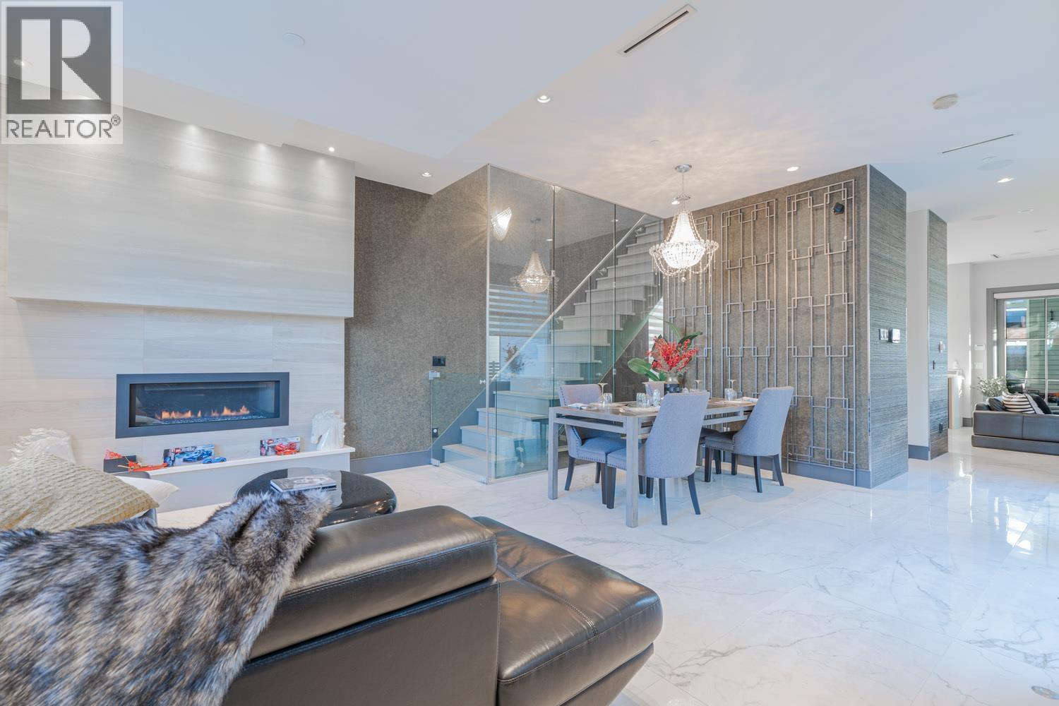 Photo 3 of 1072 E 39th Avenue, Vancouver BC