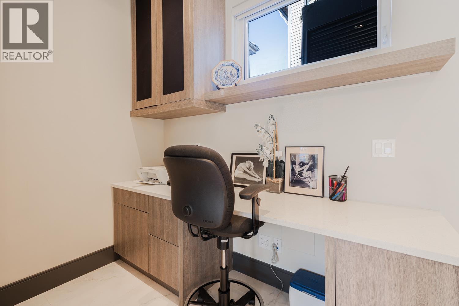 Photo 9 of 1072 E 39th Avenue, Vancouver BC
