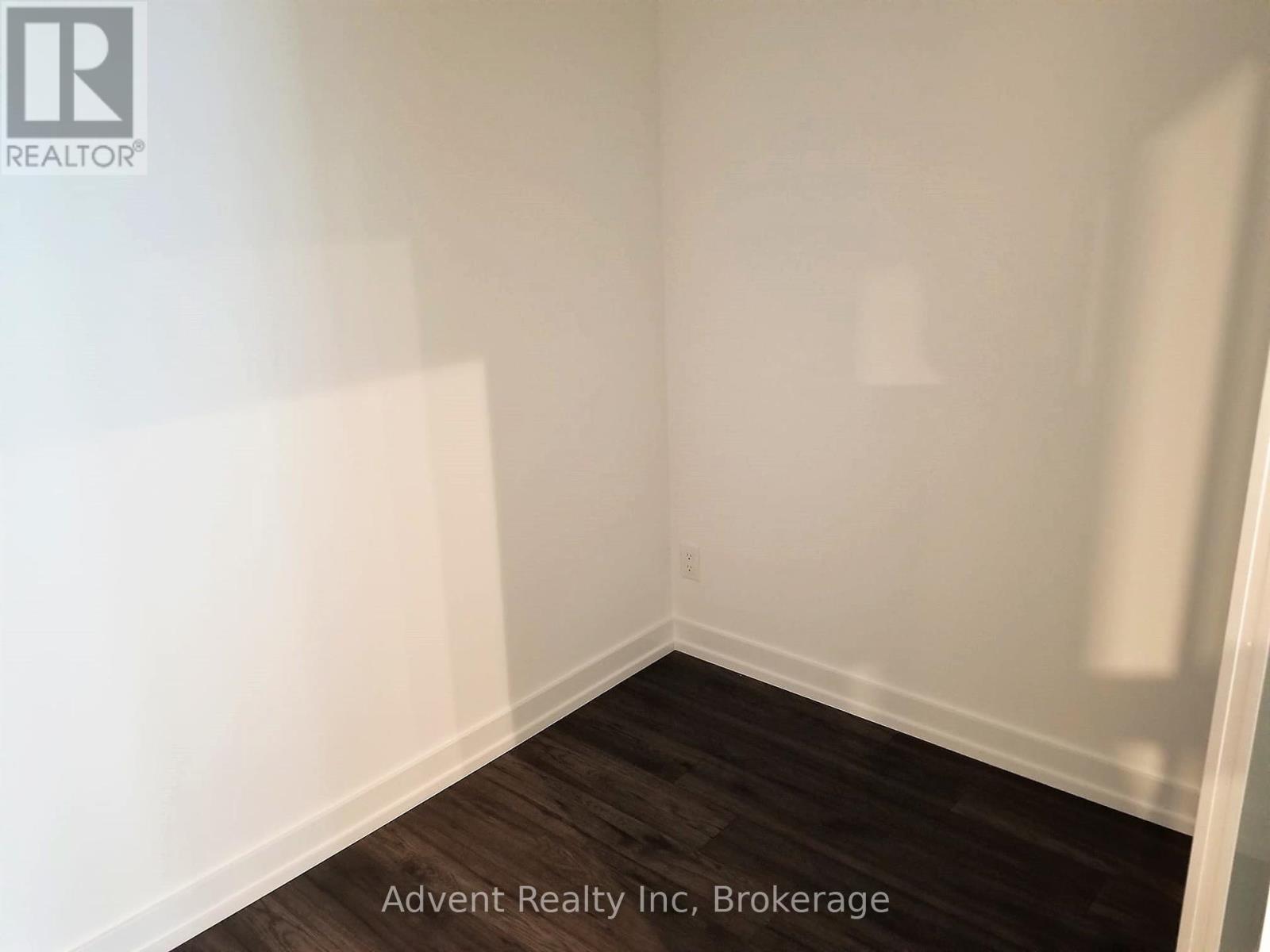 Photo 12 of 1002 33 Helendale Avenue, Toronto ON