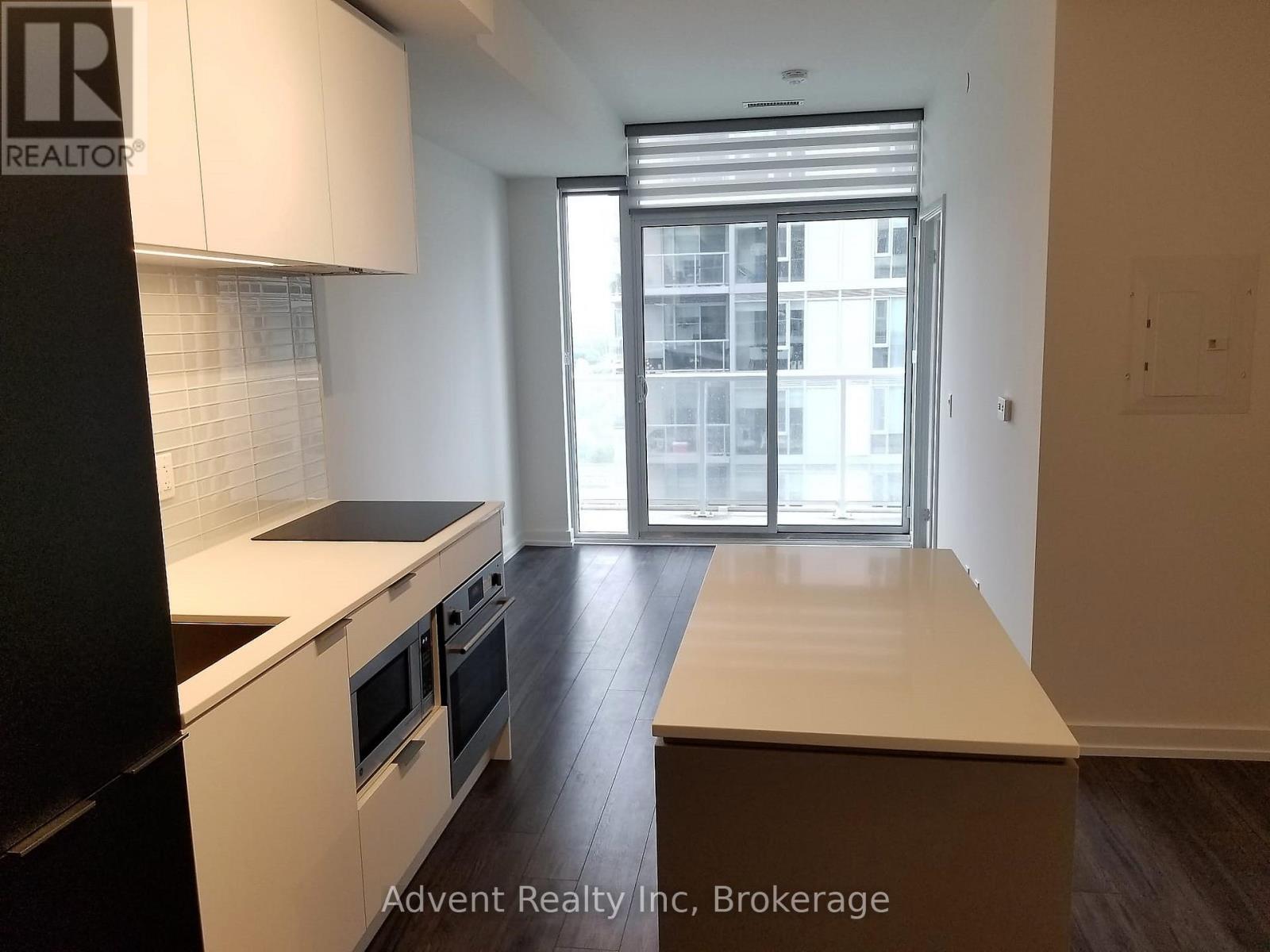 Photo 6 of 1002 33 Helendale Avenue, Toronto ON