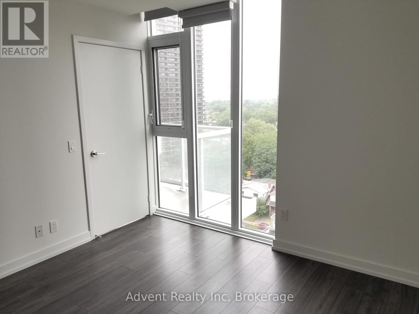 Photo 9 of 1002 33 Helendale Avenue, Toronto ON