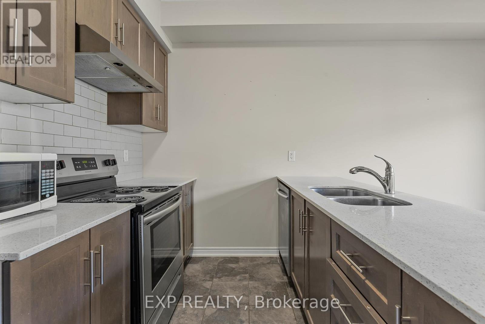 Photo 15 of 23 377 Glancaster Road, Hamilton ON