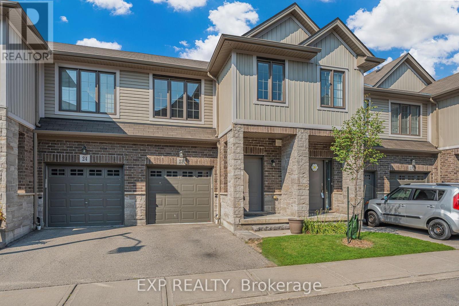 Photo 2 of 23 377 Glancaster Road, Hamilton ON