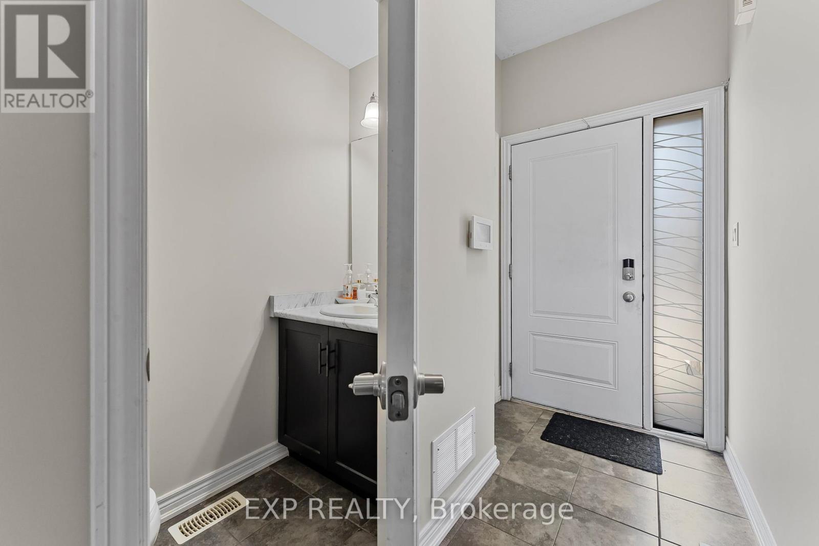 Photo 5 of 23 377 Glancaster Road, Hamilton ON
