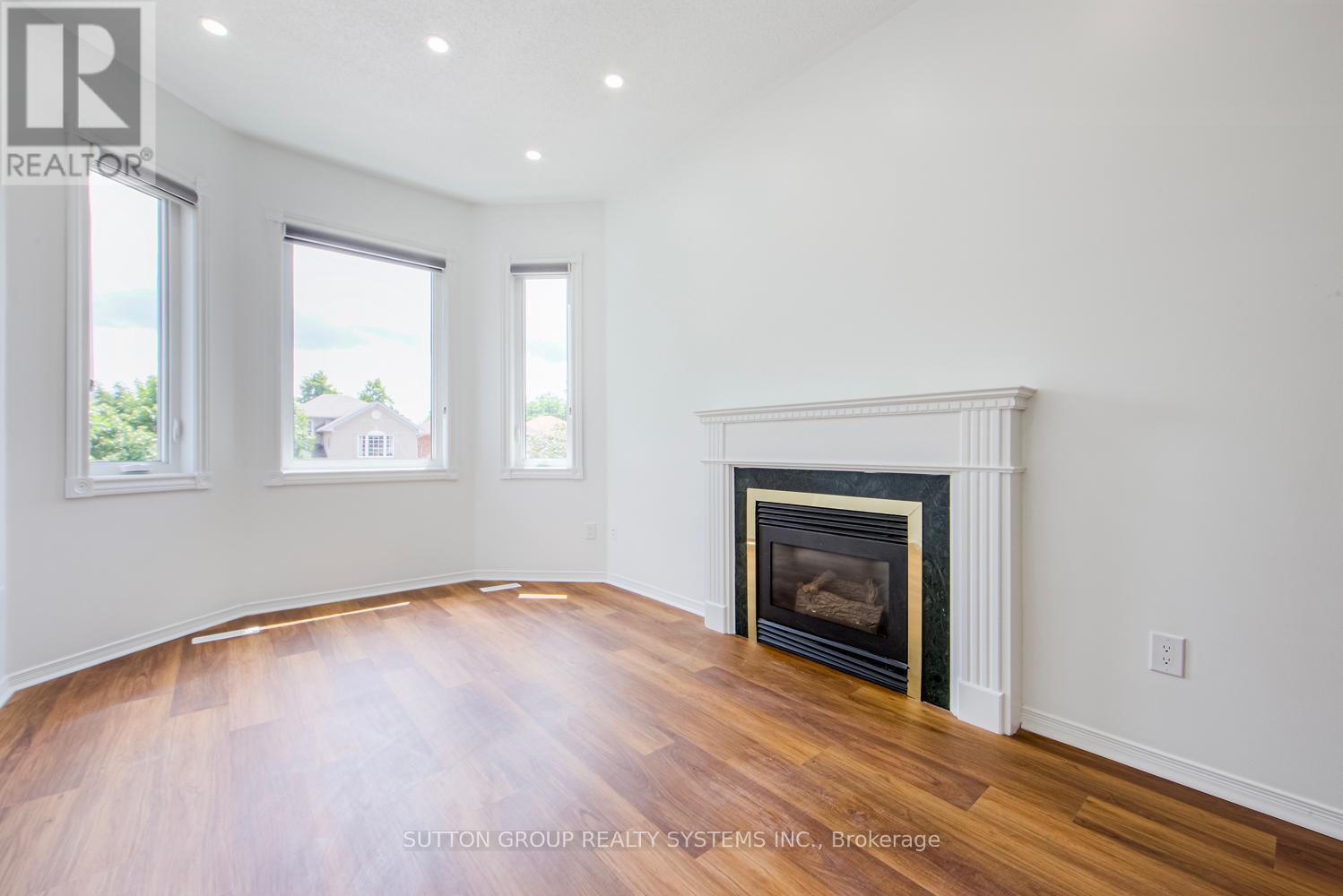 Photo 30 of 2029 Westmount Drive, Oakville ON