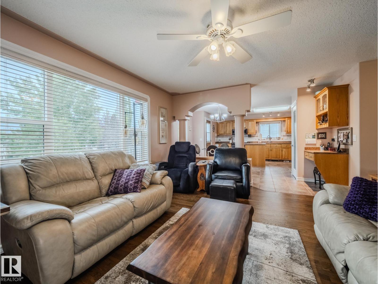 Photo 15 of 212 Newcastle Cr, Sherwood Park AB
