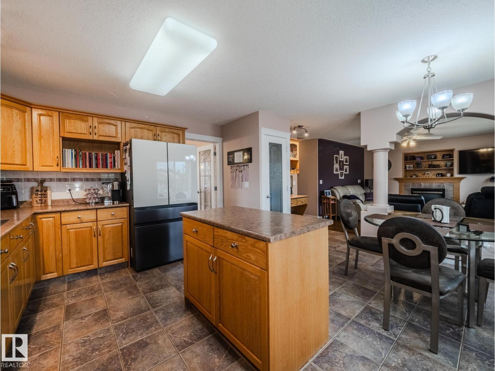 Photo 4 of 212 Newcastle Cr, Sherwood Park AB