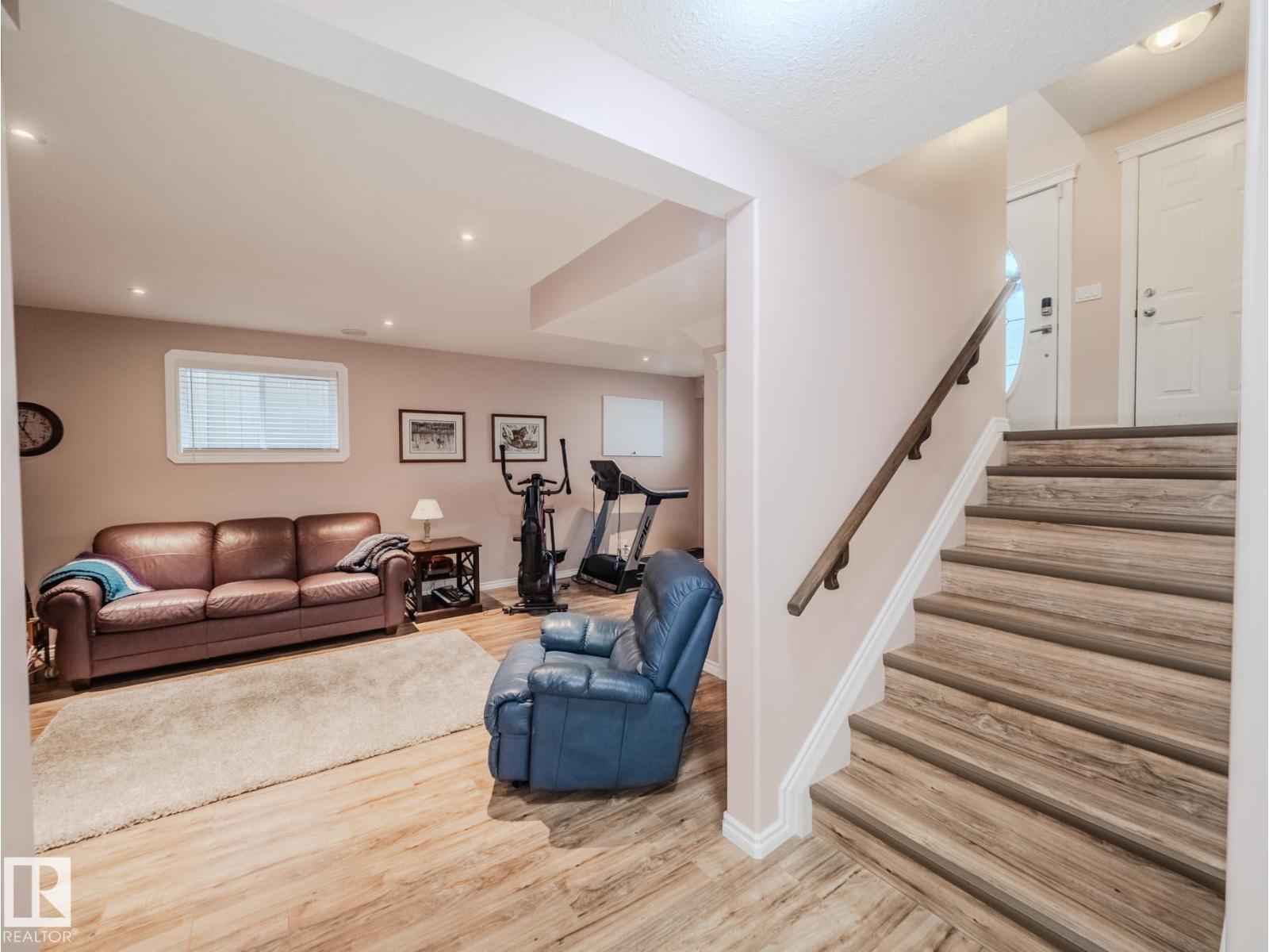 Photo 42 of 212 Newcastle Cr, Sherwood Park AB