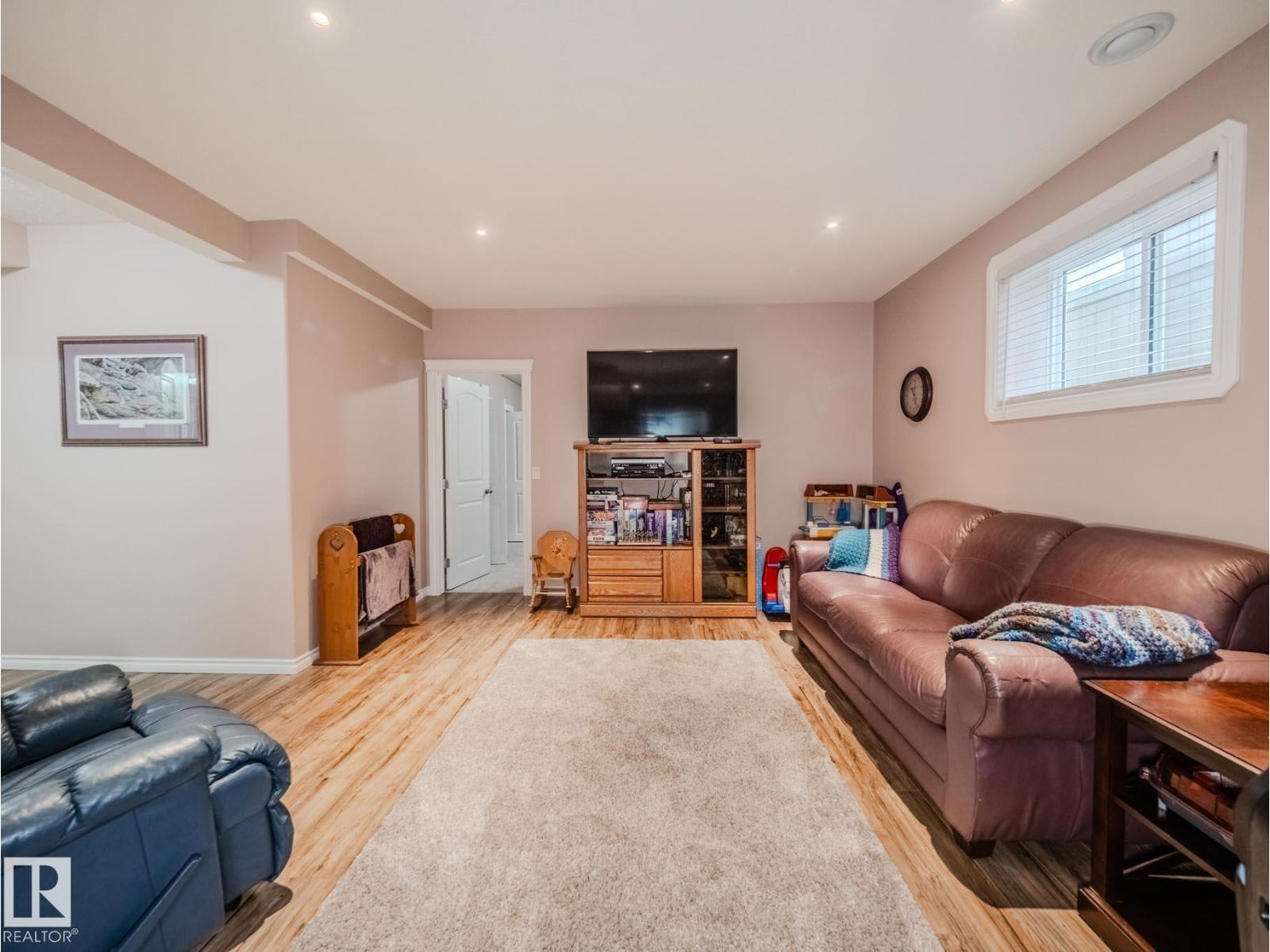 Photo 45 of 212 Newcastle Cr, Sherwood Park AB